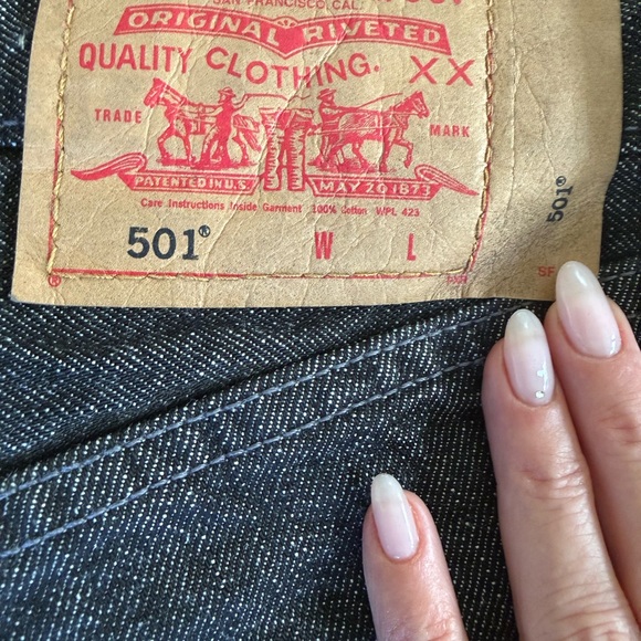 Perfect black Classic Levi’s  Denim Jeans straight leg fits 25 - Picture 3 of 9